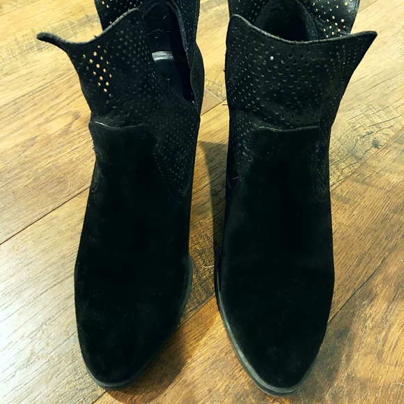 Suede black heeled boots - Picture 2 of 2